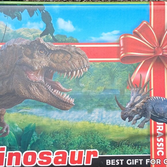 Dinosaur Play Set with Large Mat and Figurines - Picture 3 of 12